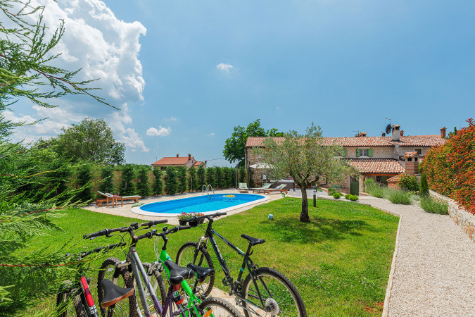 The majestic exterior, Villa Nonni - Authentic Stone House with a private pool in Istria, Croatia Vi&scaron;njan